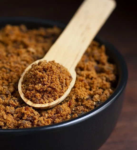 Jaggery powder is a natural and unrefined sweetener made from premium-quality sugarcane juice, offering a healthier alternative to refined sugar.